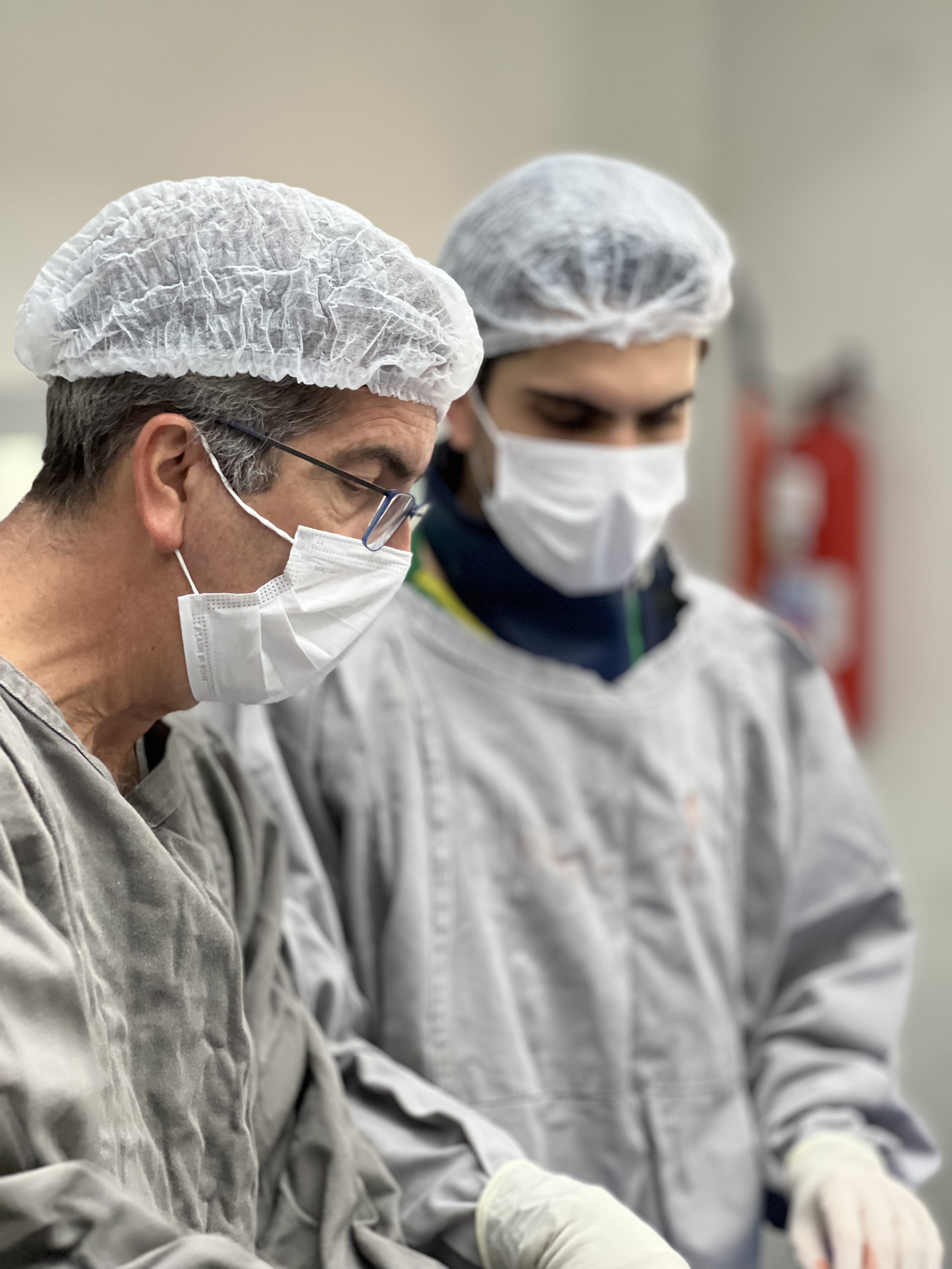 Dr. Mateus Prata com seu pai na hemodinâmica